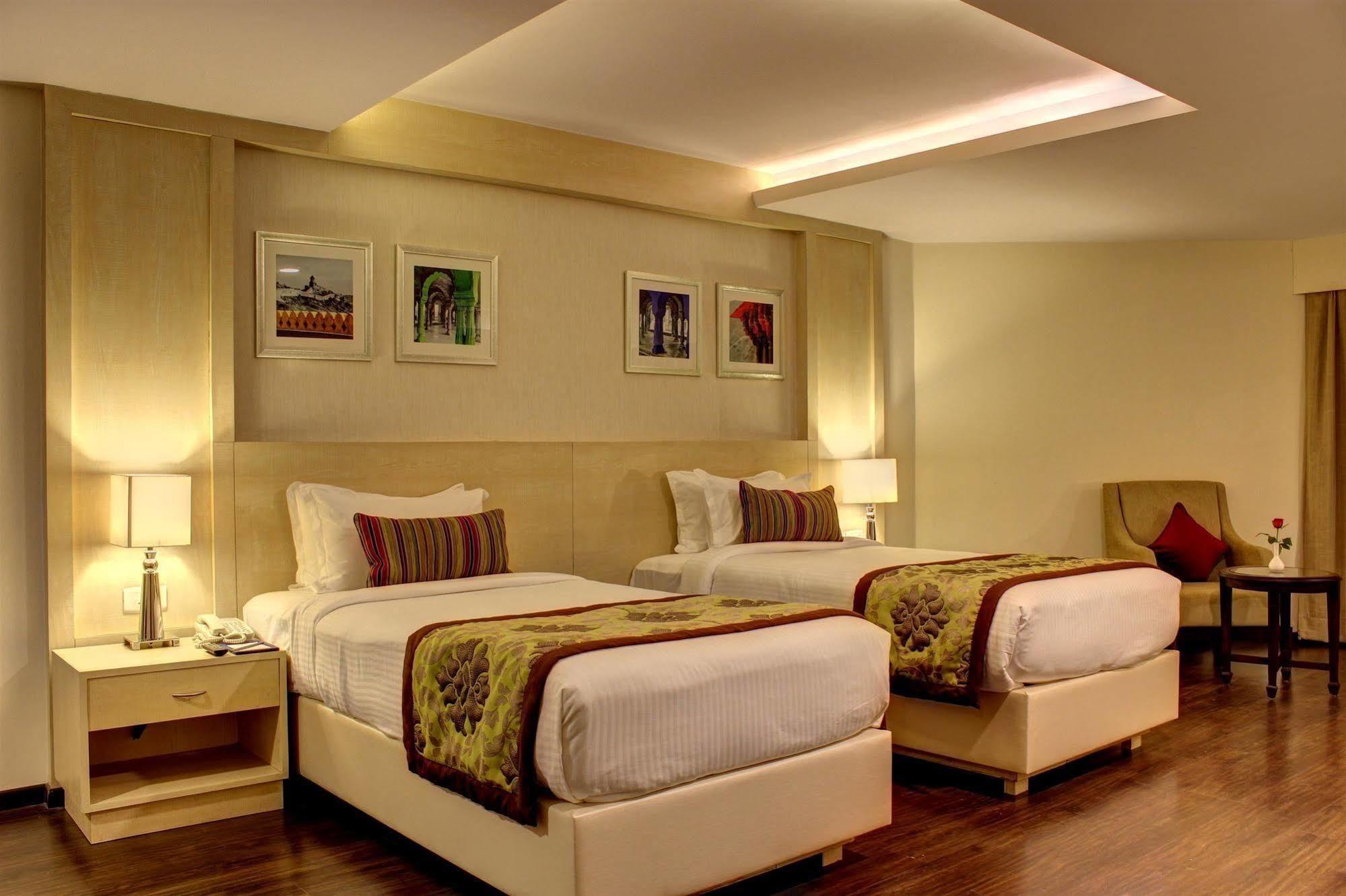 מלון Golden Tulip ג'איפור מראה חיצוני תמונה