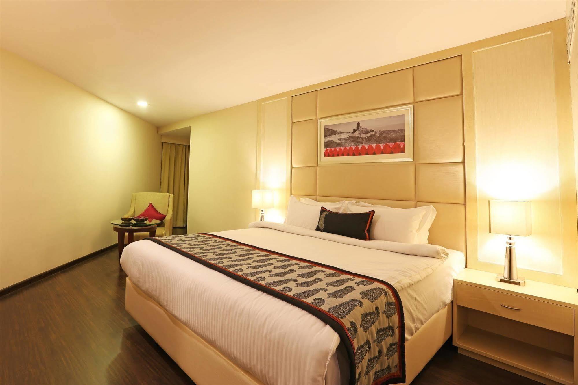 מלון Golden Tulip ג'איפור מראה חיצוני תמונה