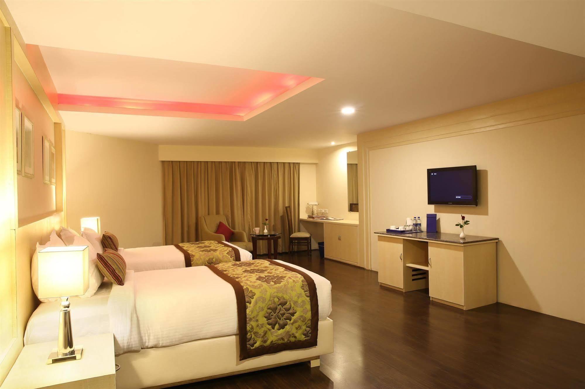 מלון Golden Tulip ג'איפור מראה חיצוני תמונה